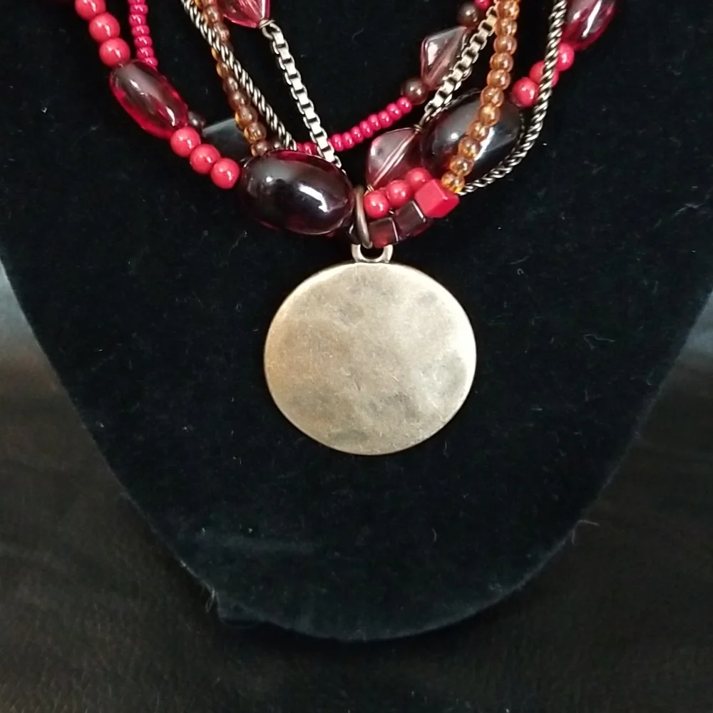 3 for 20. Vintage red and gold beaded necklace. - Picture 2 of 9